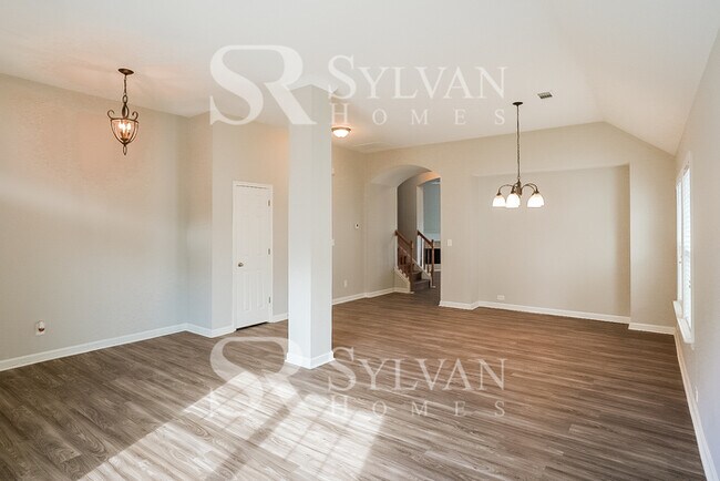 Building Photo - Enjoy living the good life in this 3 bedroom, 2 bathroom home