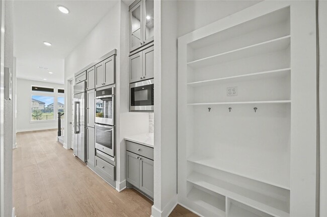 Building Photo - 5623 Logan Ridge Ln