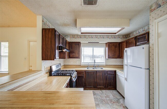 Primary Photo - 11323 Windmark Dr