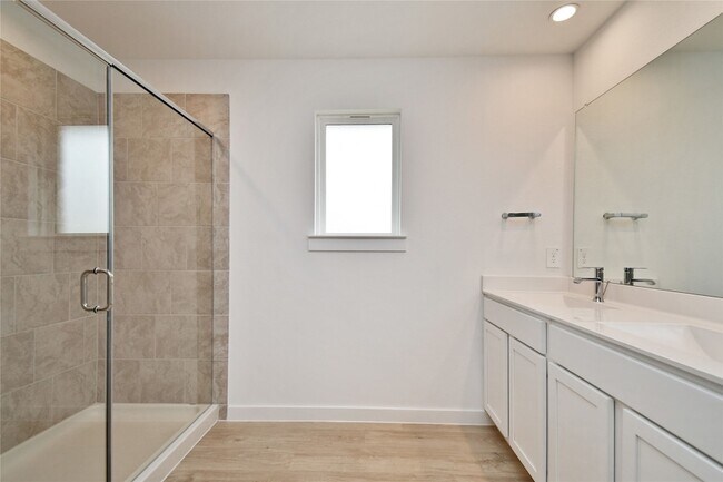 Building Photo - 30330 Reagans Rnch Dr