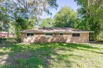 Building Photo - Welcome to your Lake Home