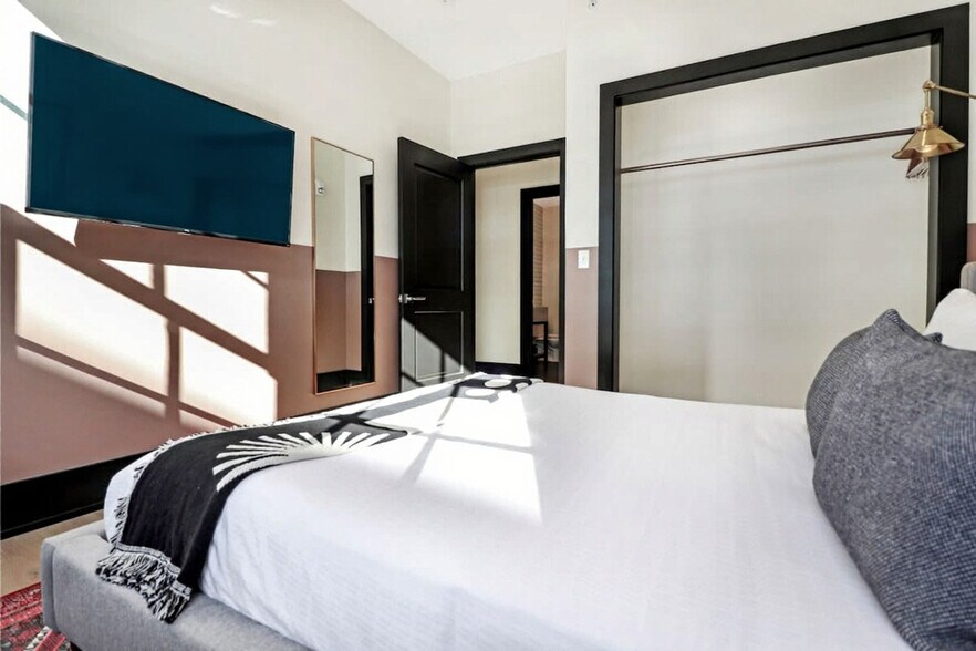 Building Photo - 1148 S Peters St