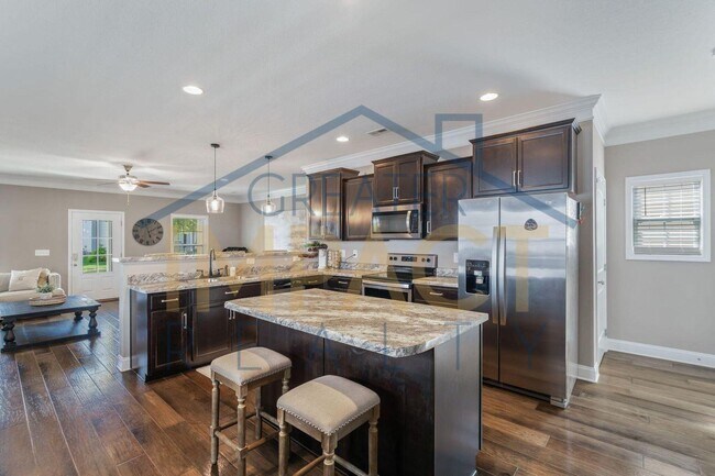 Building Photo - 129 Hackberry St