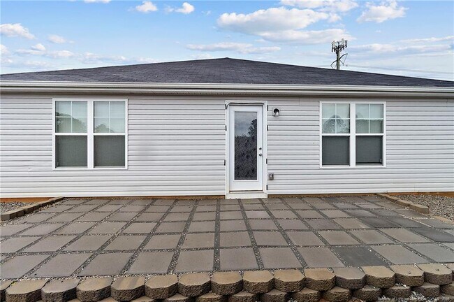 Building Photo - 713 Caelin Farms Rd