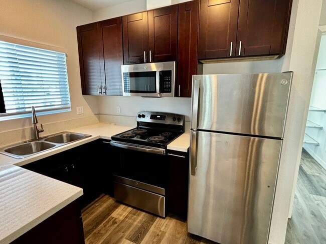 Building Photo - Move in Promotion for 1st 12 months! Updat...