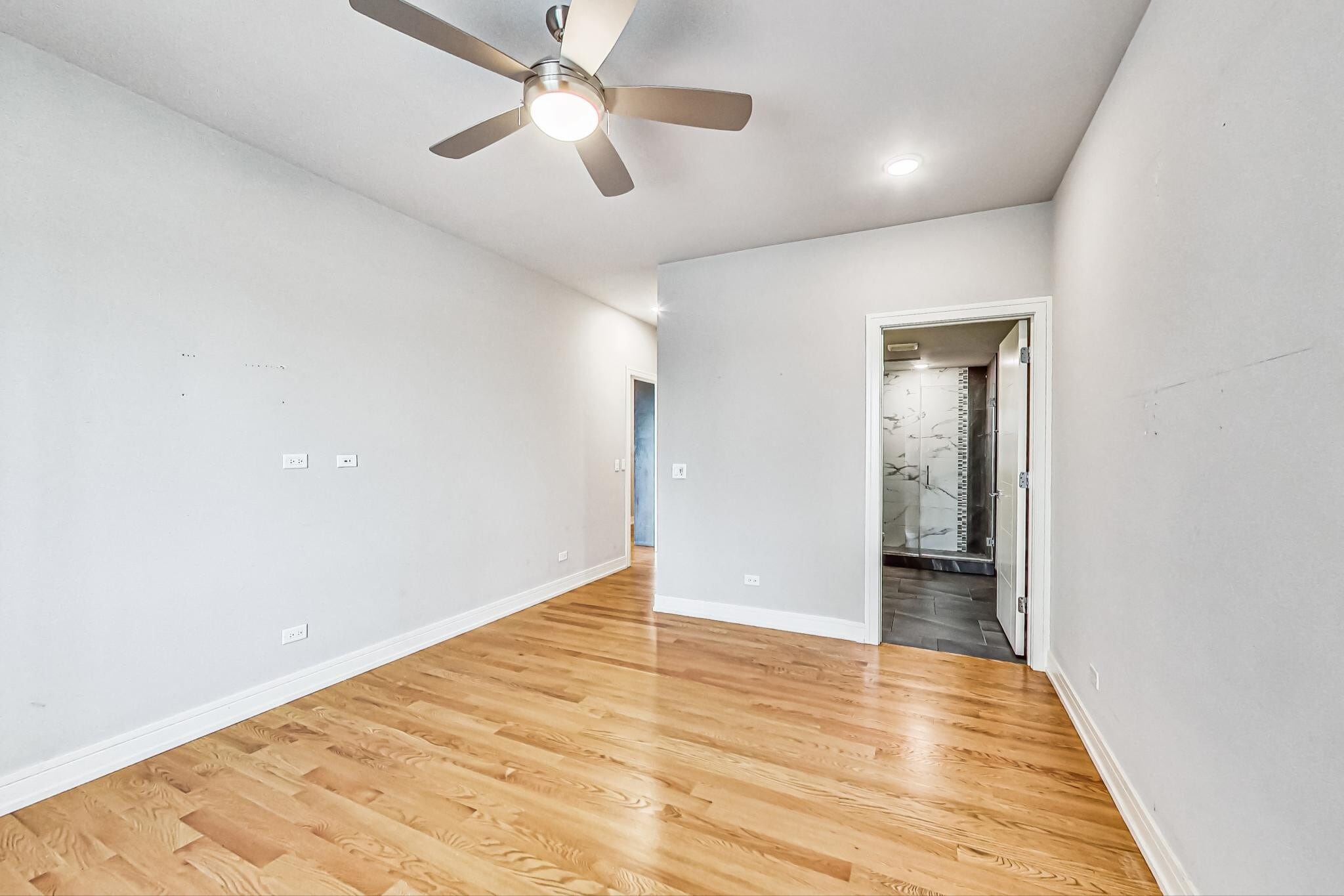 Building Photo - 1641 W Grand Ave