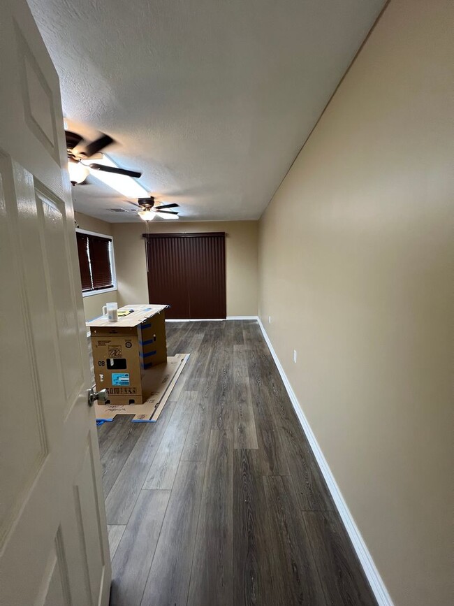 Building Photo - Home for lease