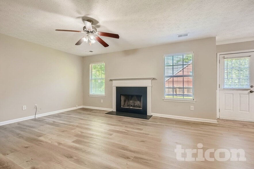 Building Photo - 800 Hannah Ct