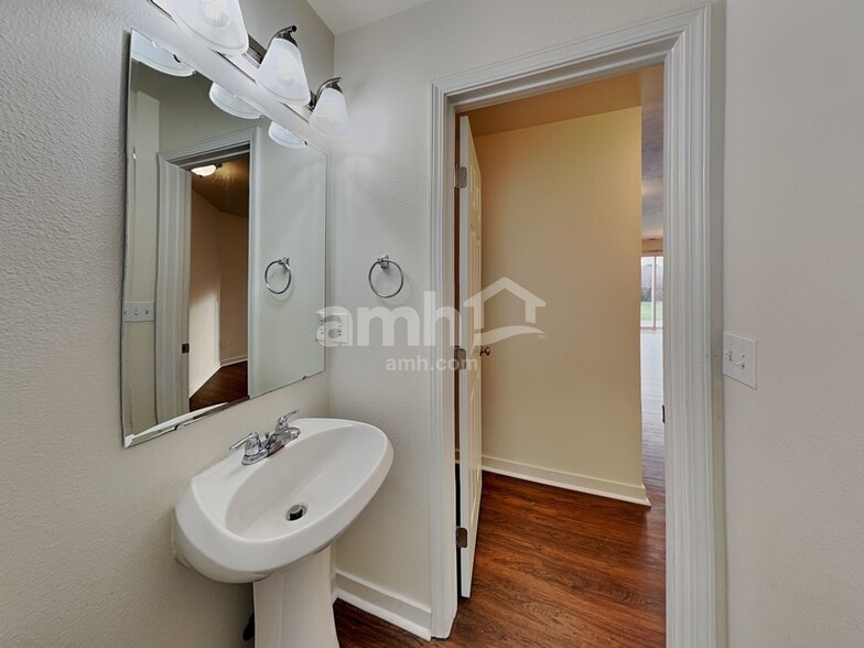 Building Photo - 19637 Cumberland Way