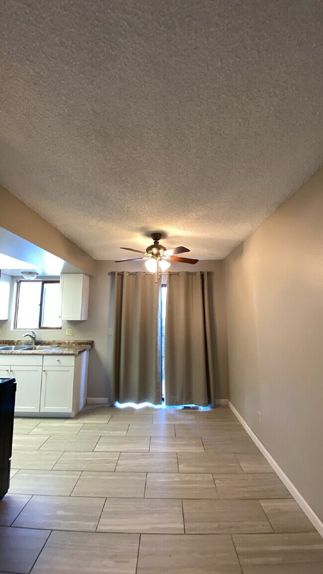 Building Photo - 2 bedroom townhome - Soaring Eagle