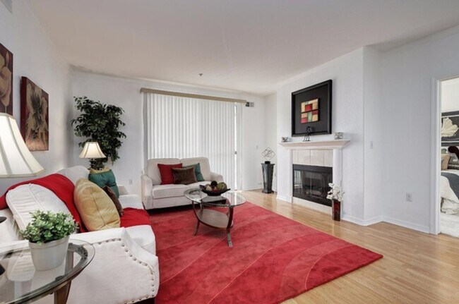 Building Photo - Gated Community With Pool and Fitness Center / 2 Beds 2 Baths