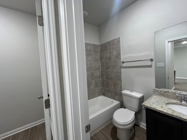 Building Photo - Beautiful 3/2 Single Story Home in Cibolo, TX