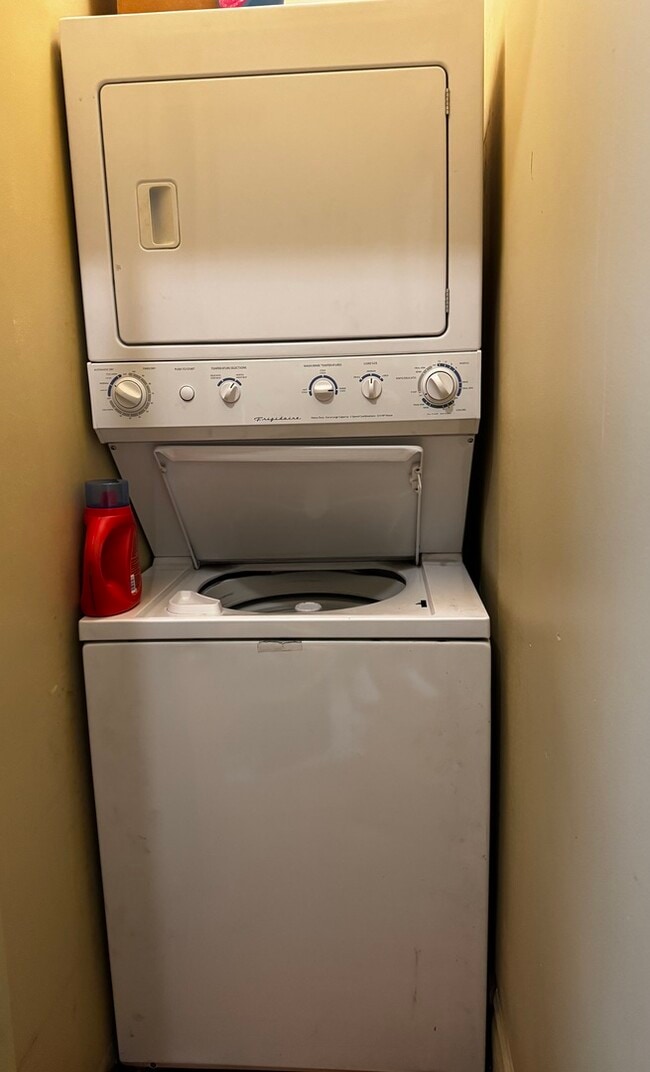 Building Photo - 5414 N Broadway