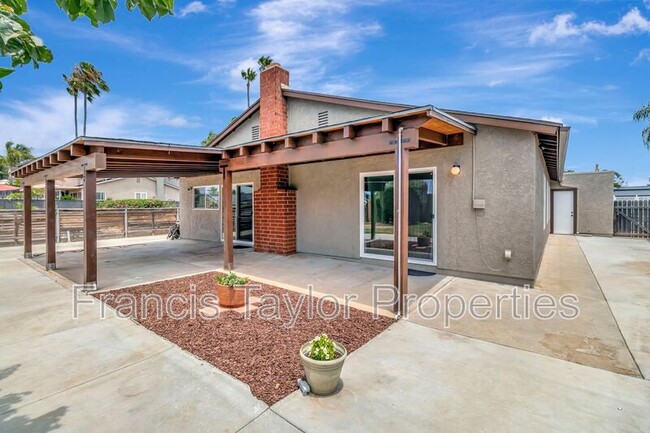Building Photo - 568 Larchwood Dr