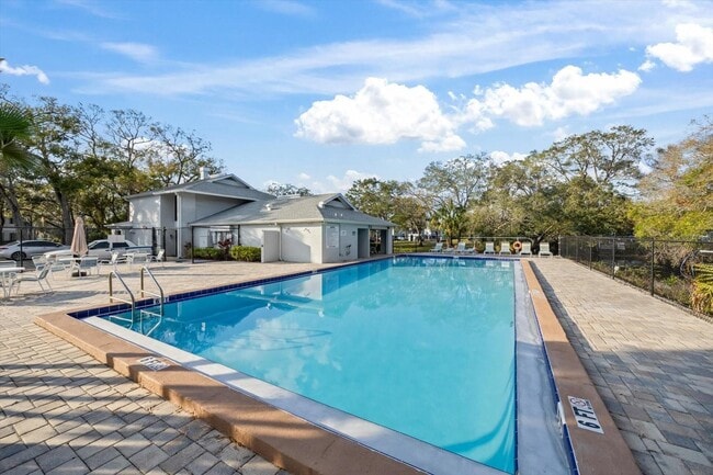 Building Photo - 4127 Dolphin Dr