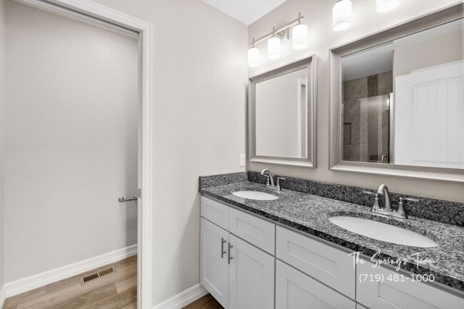 Building Photo - LUXURY 3BR TOWNHOME IN THE VILLAS AT NORTH...
