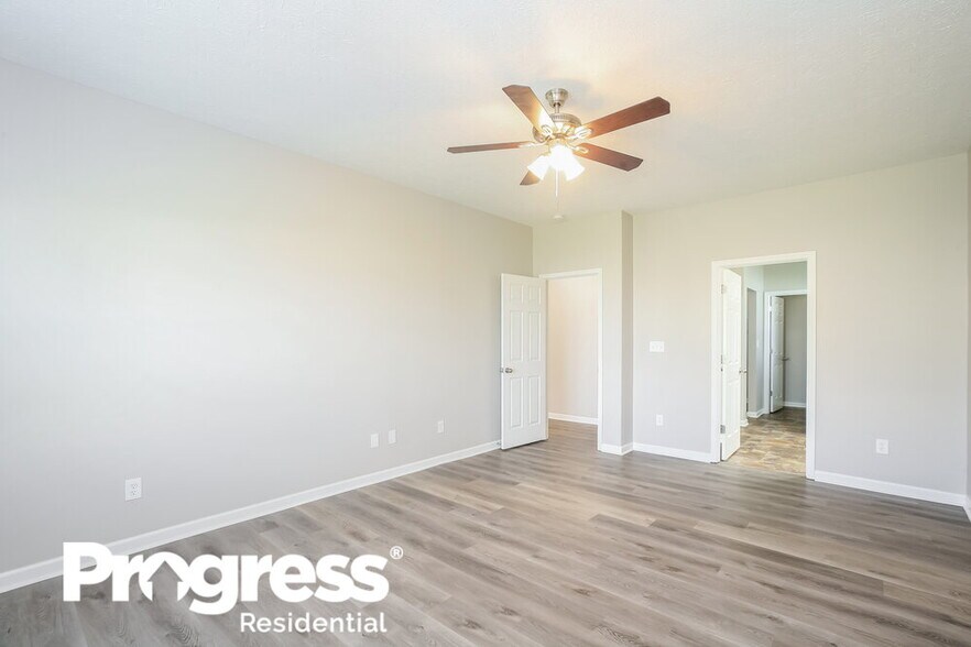 Building Photo - 8267 Templederry Dr