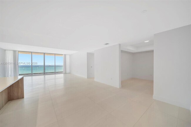 Building Photo - 153 N Seabreeze Blvd