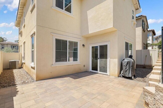 Building Photo - NEWER 3BD/2.5BA Home in desired Main Ranch Development in El Cajon!