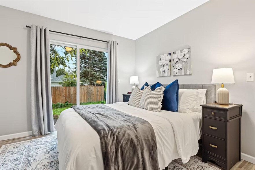 Building Photo - 53 Hollywood Ct