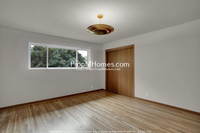 Building Photo - Gorgeous 4 Bedroom Mid-Century Modern in SW!