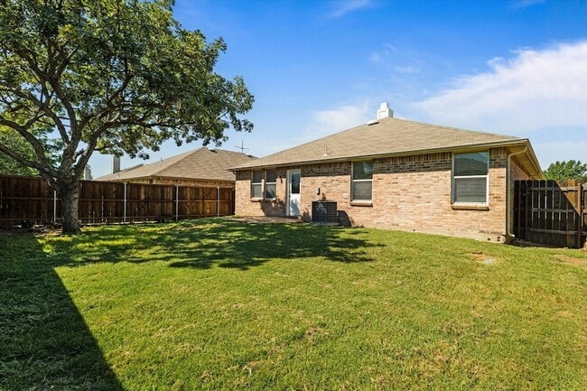 Building Photo - 12856 Gillon Dr