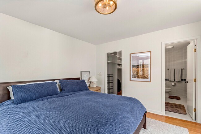 Building Photo - 3936 Holden Dr