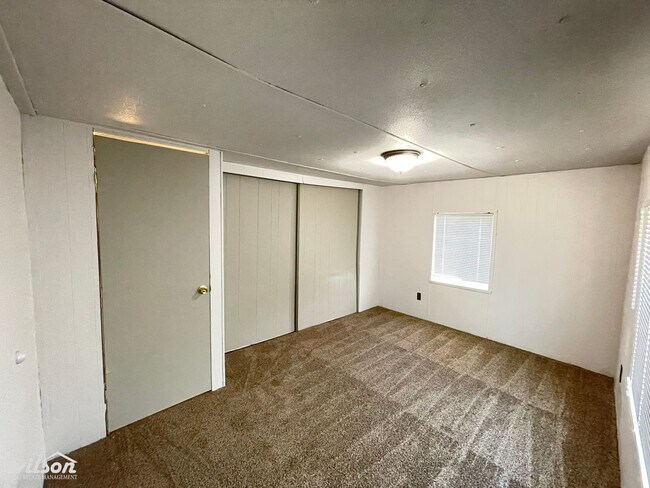 Building Photo - Spacious 4-Bedroom Home in Mabton, WA – Pet Friendly!