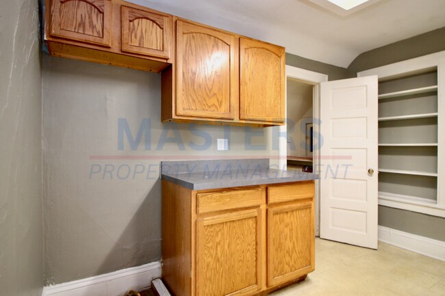 Building Photo - 2563 Foraker Ave