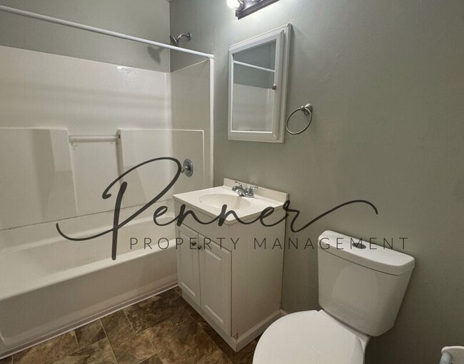 Building Photo - 513 NW Ward Ln