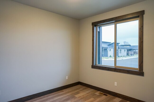 Building Photo - 14066 Rainier Loop