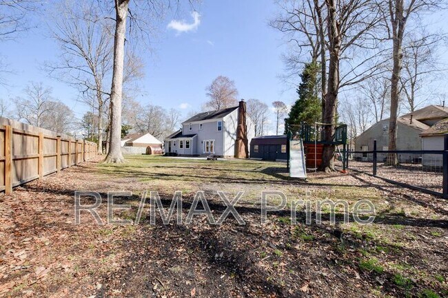 Building Photo - 412 Saddle Ct