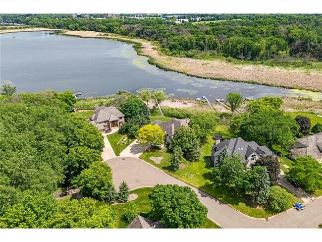 Building Photo - 6210 Deerwood Cir N