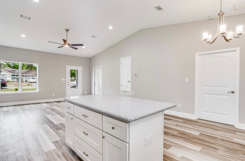 Building Photo - 5940 Savannah Dr
