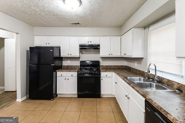 Building Photo - 2357 Deep Shoals Cir