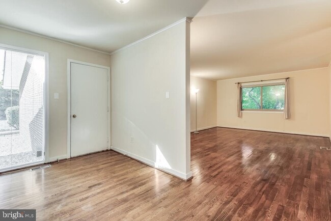 Building Photo - 7220 Vistas Ln