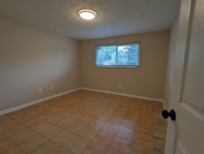 Building Photo - NOW AVAILABLE!! 3/2 House Located in quiet...