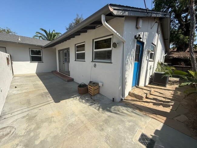 Building Photo - Charming 3BR/1.5BA Home for Rent in San Ca...