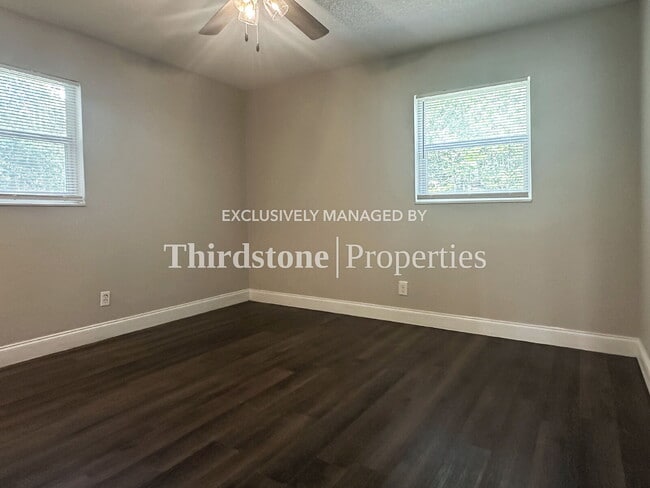 Building Photo - 8544 Oak Leaf Rd