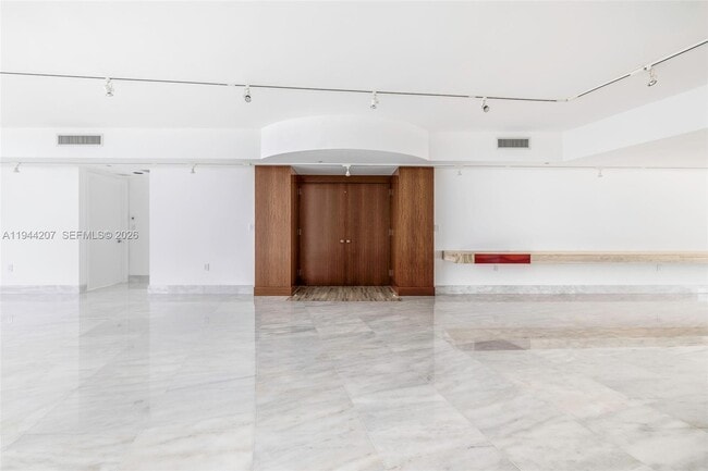 Building Photo - 400 Alton Rd