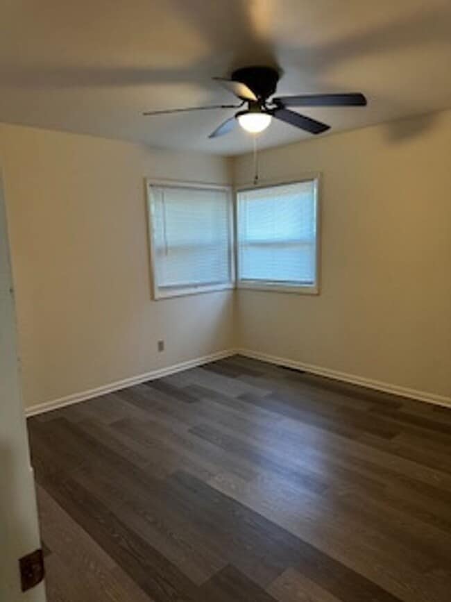 Building Photo - Newly Remodeled Home – Conveniently Located!