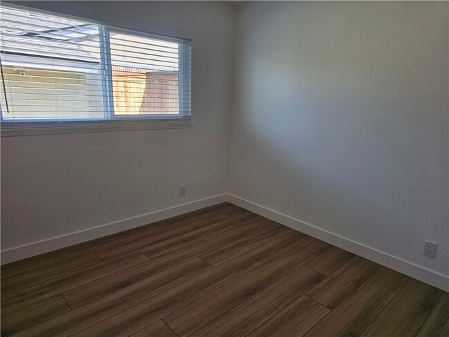 Building Photo - 10362 Longden St