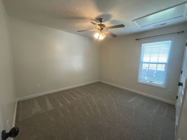 Building Photo - 404 Windover Dr