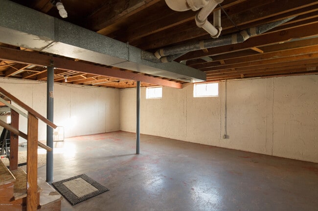 Building Photo - 4311 Kinloch Rd