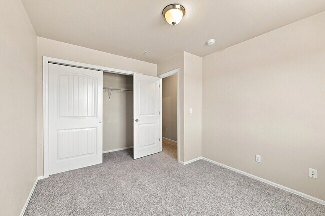 Building Photo - $1,895.95- 3-bed, 2.5-bath townhome in Colorado Springs!