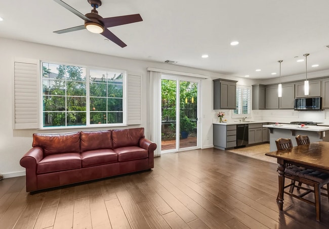 Building Photo - HOT Property!  Roseville 3/3 w/Oasis Backyard!  Please reference ad for viewings!