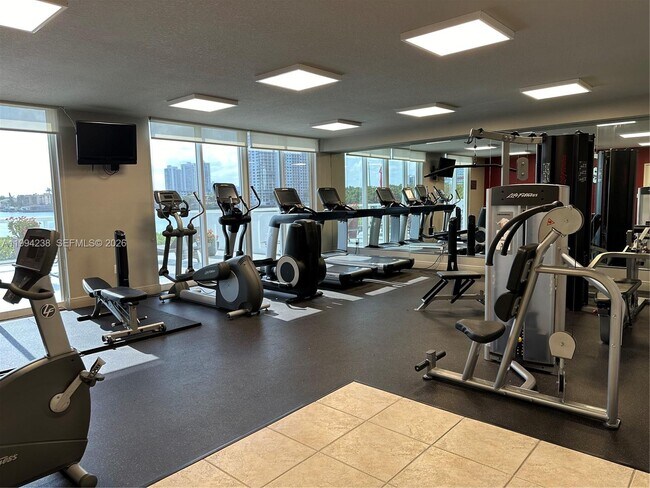 Building Photo - 17050 N Bay Rd