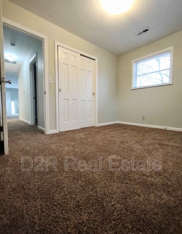 Building Photo - 7817 Southfield Dr