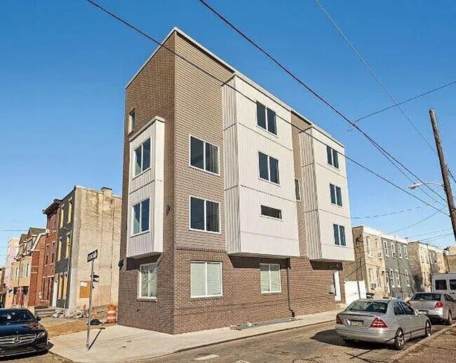 Building Photo - 623 N 36th St