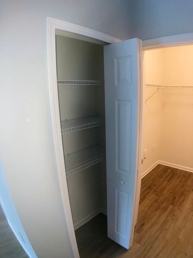 Building Photo - Spacious 3-Bedroom Condo with Pond Views &...